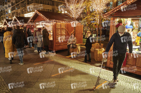 Weihnachtsbuden auf der Friedrichstraße in Berlin