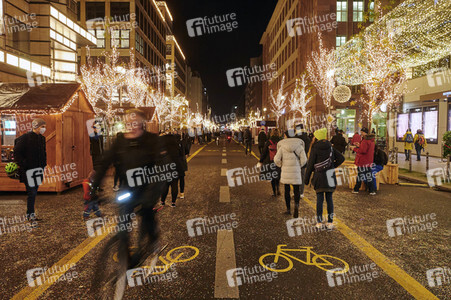 Weihnachtsbuden auf der Friedrichstraße in Berlin