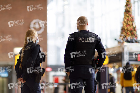 Symbolfoto Maskenkontrolle