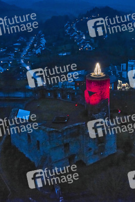 Die größte Adventskerze Norddeutschlands in Polle