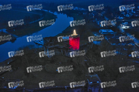 Die größte Adventskerze Norddeutschlands in Polle