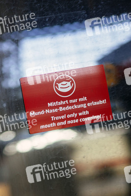 Symbolfoto Maskenpflicht in Zügen
