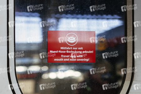 Symbolfoto Maskenpflicht in Zügen