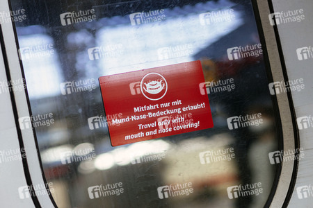 Symbolfoto Maskenpflicht in Zügen