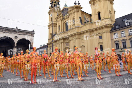 Kunst-Installation 'Broken' in München