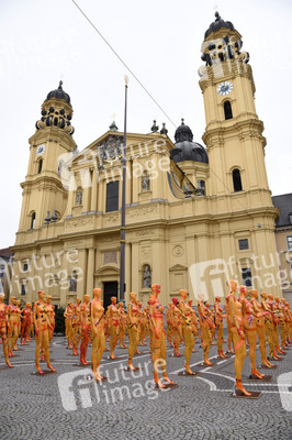 Kunst-Installation 'Broken' in München