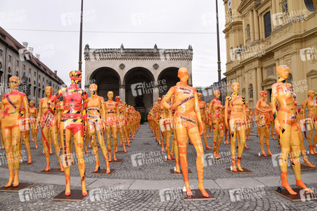 Kunst-Installation 'Broken' in München