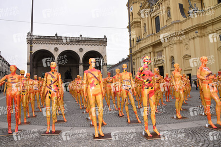Kunst-Installation 'Broken' in München