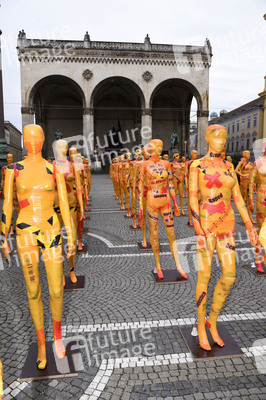 Kunst-Installation 'Broken' in München