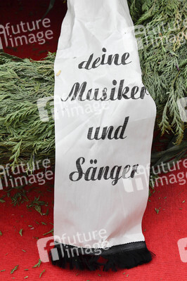 Mahnwache vom Aktionsbündnis 'Alarmstufe Dunkelrot' in Berlin