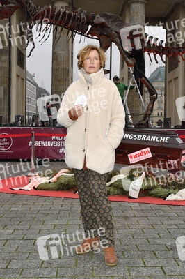 Mahnwache vom Aktionsbündnis 'Alarmstufe Dunkelrot' in Berlin