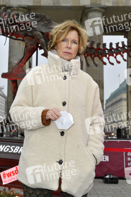 Mahnwache vom Aktionsbündnis 'Alarmstufe Dunkelrot' in Berlin