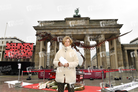 Mahnwache vom Aktionsbündnis 'Alarmstufe Dunkelrot' in Berlin