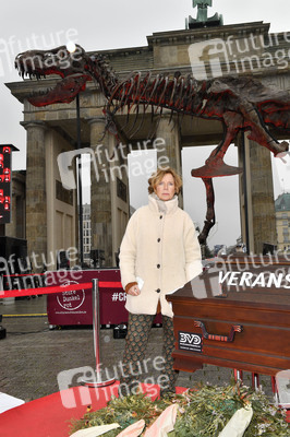 Mahnwache vom Aktionsbündnis 'Alarmstufe Dunkelrot' in Berlin