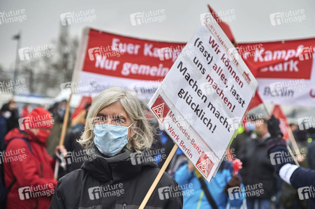 Demonstration gegen das Stilllegungsbeschluss des Mercedes Benz-Werks Berlin