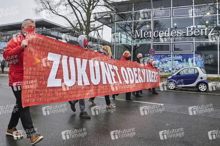 Demonstration gegen das Stilllegungsbeschluss des Mercedes Benz-Werks Berlin