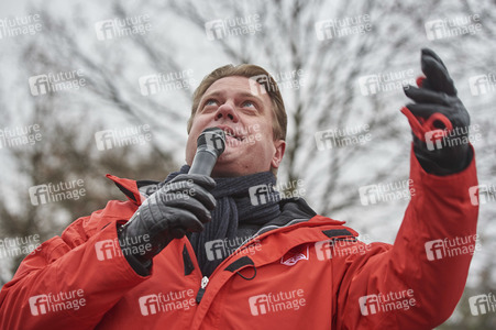 Demonstration gegen das Stilllegungsbeschluss des Mercedes Benz-Werks Berlin