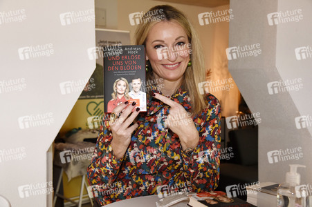 Eröffnung des Monika Gruber Pop-up-Stores in München