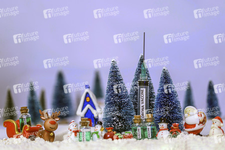 Symbolfoto Impfstoff zu Weihnachten