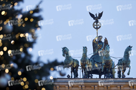 Weihnachtsstimmung am Brandenburger Tor in Berlin