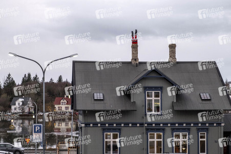 Weihnachtmann im Schornstein in Reykjavik