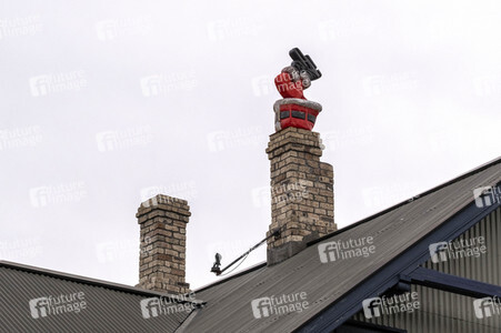 Weihnachtmann im Schornstein in Reykjavik