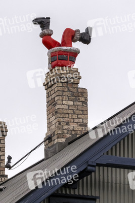 Weihnachtmann im Schornstein in Reykjavik