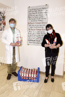 Schokonikolaus-Aktion mit Uschi Ackermann in München