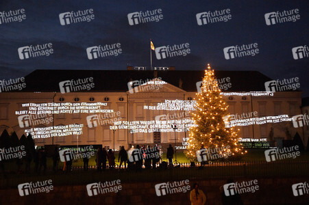 Lichtinstallation 'Lichtblicke' am Schloss Bellevue in Berlin