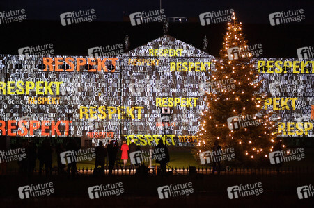 Lichtinstallation 'Lichtblicke' am Schloss Bellevue in Berlin