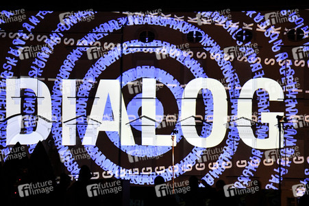 Lichtinstallation 'Lichtblicke' am Schloss Bellevue in Berlin