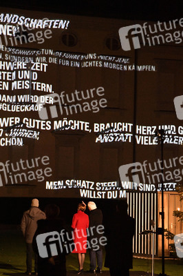 Lichtinstallation 'Lichtblicke' am Schloss Bellevue in Berlin