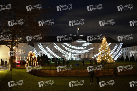 Lichtinstallation 'Lichtblicke' am Schloss Bellevue in Berlin
