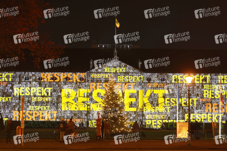 Lichtinstallation 'Lichtblicke' am Schloss Bellevue in Berlin