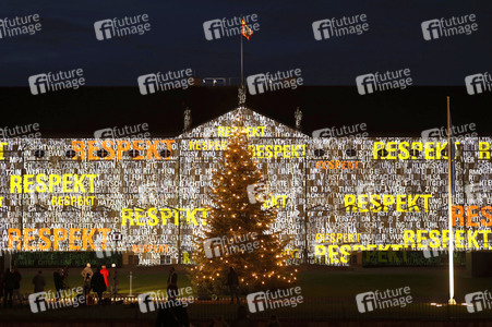 Lichtinstallation 'Lichtblicke' am Schloss Bellevue in Berlin