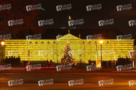 Lichtinstallation 'Lichtblicke' am Schloss Bellevue in Berlin