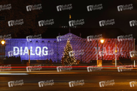 Lichtinstallation 'Lichtblicke' am Schloss Bellevue in Berlin