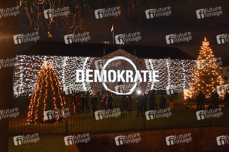 Lichtinstallation 'Lichtblicke' am Schloss Bellevue in Berlin