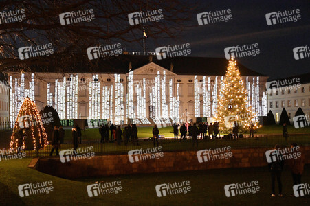 Lichtinstallation 'Lichtblicke' am Schloss Bellevue in Berlin