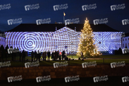 Lichtinstallation 'Lichtblicke' am Schloss Bellevue in Berlin
