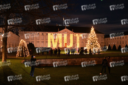 Lichtinstallation 'Lichtblicke' am Schloss Bellevue in Berlin