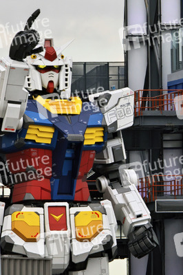 Eröffnung der Gundam Factory in Yokohama