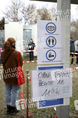 Corona-Schnelltest-Station in Halle (Saale)