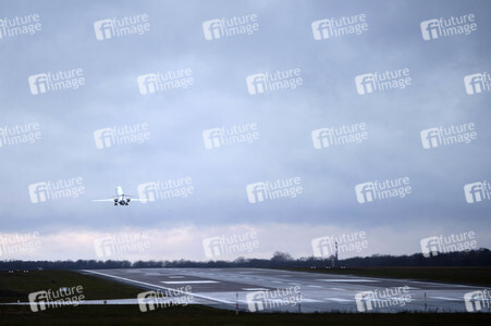Symbolfoto Flughafen während des Lockdowns
