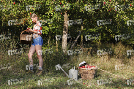 AGRAR ART: Apfelernte / Apple Harvest Bodypainting