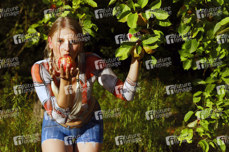 AGRAR ART: Apfelernte / Apple Harvest Bodypainting