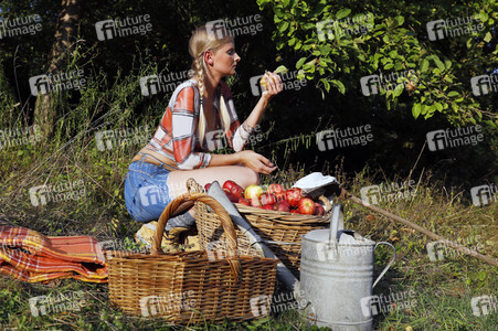 AGRAR ART: Apfelernte / Apple Harvest Bodypainting