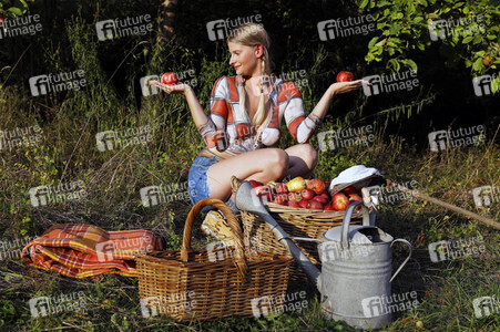 AGRAR ART: Apfelernte / Apple Harvest Bodypainting