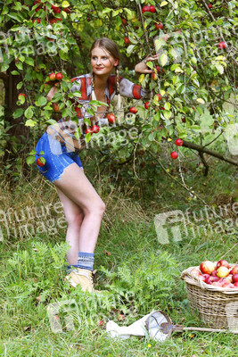 AGRAR ART: Apfelernte / Apple Harvest Bodypainting