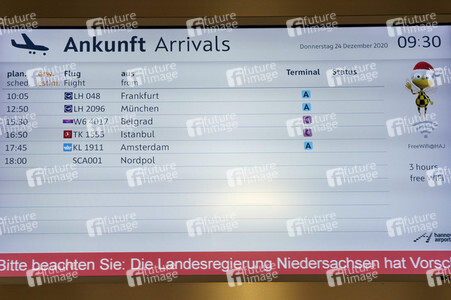 Weihnachtsmann-Ankunft am Hannover Airport in Langenhagen